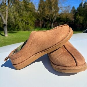 wonder nation Unisex Tan Suede Slip-On Loafers size 4-5